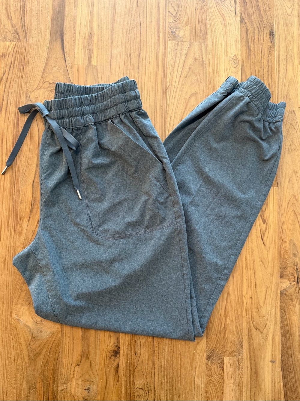 TNA Aritzia Athletic Joggers Pants Women’s Small Grey